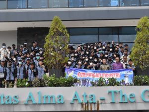 Kunjungan Industri SMKN Malausma Majalengka 1 ke Universitas Alma Ata