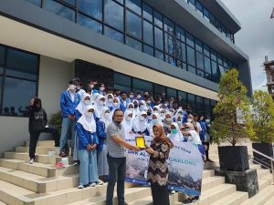 Kunjungan Industri SMK Al Ishlah Cikalong ke Universitas Alma Ata
